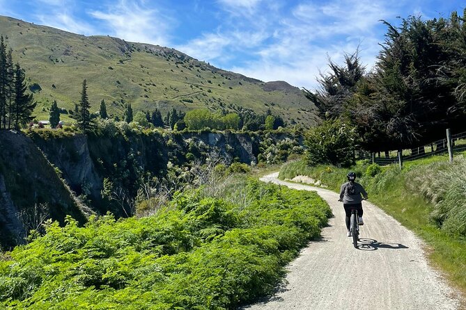 Bike & Wine Tour: Arrowtown to Valley of the Vines - A flexible day, with one important deadline