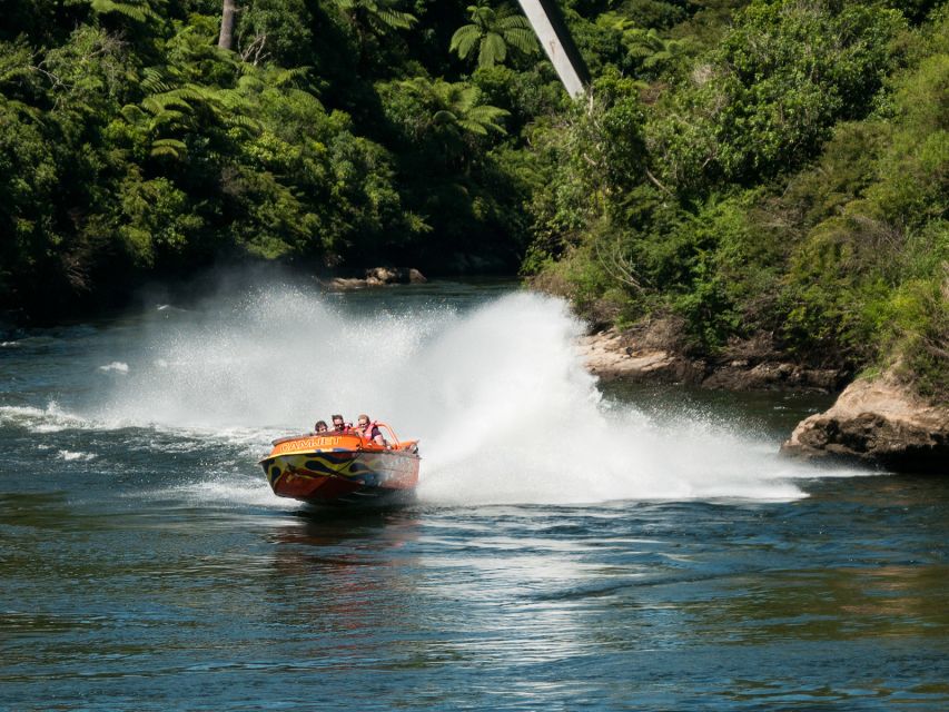 Cambridge Waikato New Zealand: Tour -45 Min Extreme Jet Boat - Who should book this Cambridge jet boat trip?