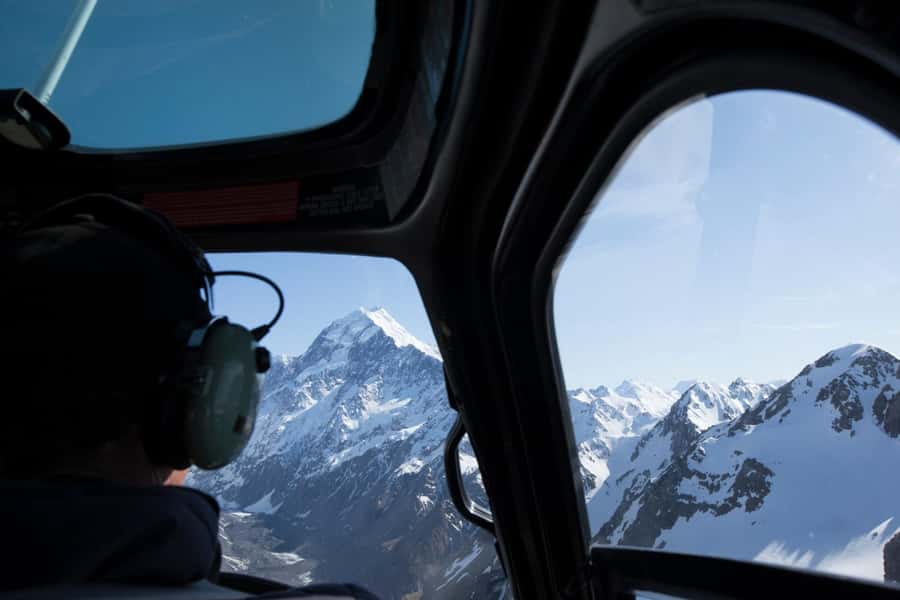 Canterbury: Mount Aorak/Cook Sightseeing Helicopter Flight - Flying toward Aoraki/Mount Cook
