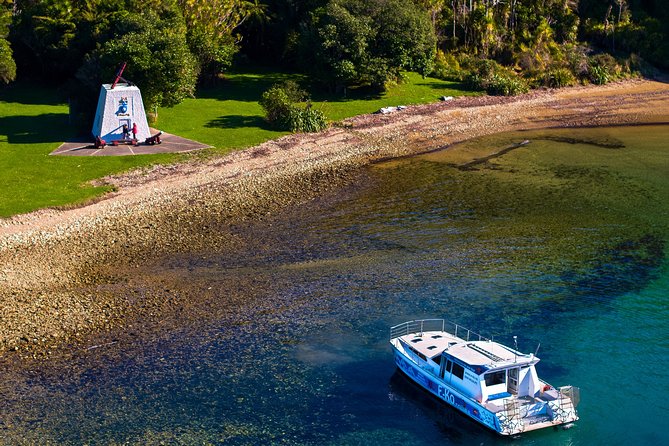 Captain Cook and Dolphin Cruise - Wildlife watching with a purpose