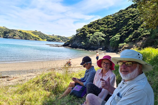 Carino Wildlife Cruises - Island and Wildlife Day Cruise - A simple BBQ lunch aboard Carino NZ