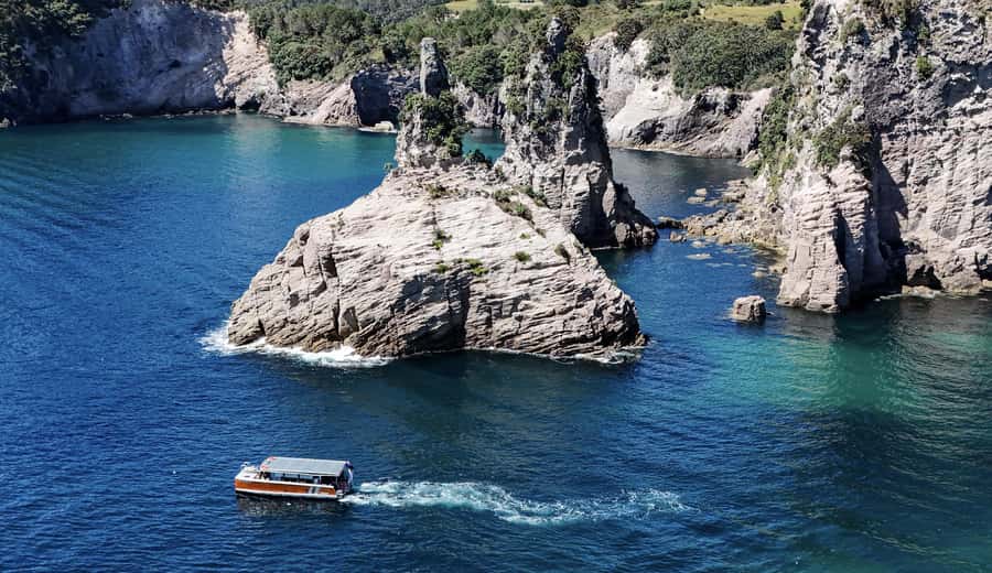Cathedral Cove Coast and Cave Tour - Leaving Whitianga marina