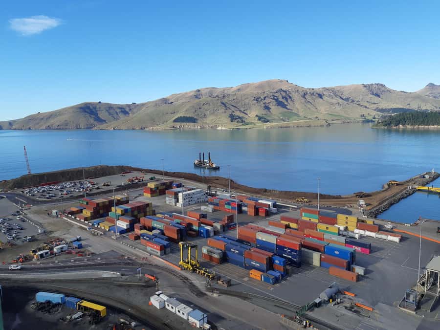 Christchurch: 1/2-Day Scenic Highlights Small Group Tour - Evans Pass and the working harbour below