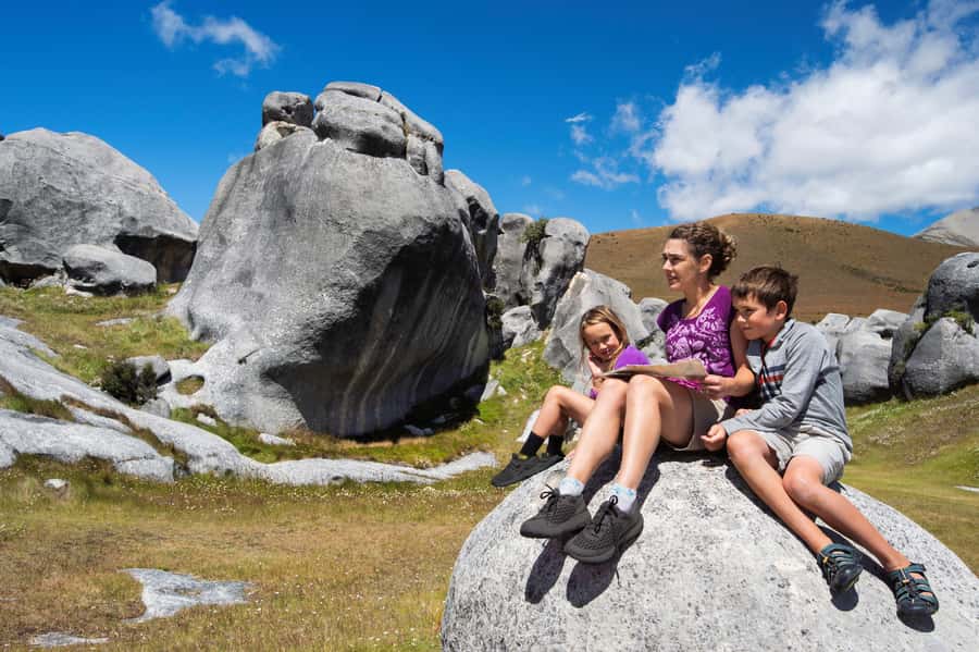 Christchurch: Arthur's Pass & Castle Hill Scenic Day Tour - Castle Hill and the strange rocks of Kura Tawhiti