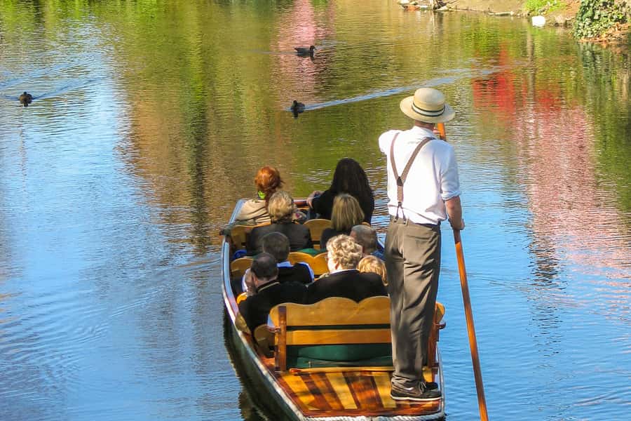 Christchurch: Gondola Ticket and Punt Ride on the Avon River - The Discovery ride adds context at the summit