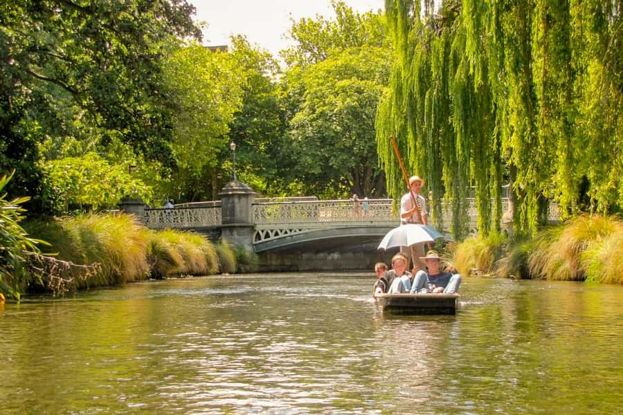 Christchurch: Gondola Ticket and Punt Ride on the Avon River - What cold weather means on the river
