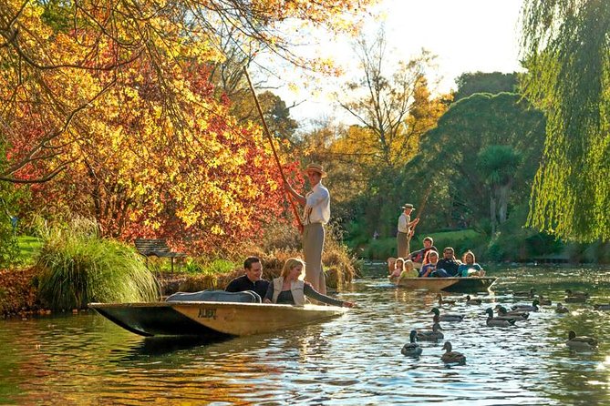 Christchurch Private Luxury Full Day Tour - Bridge of Remembrance and the city center