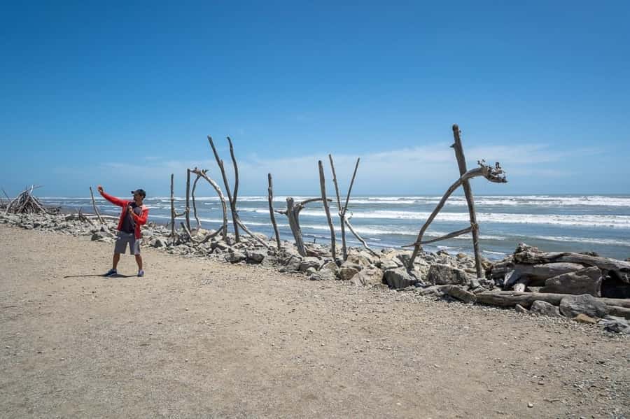 Christchurch: to Franz Josef via Hokitika 1 Way Tour - Greymouth lunch keeps the route moving