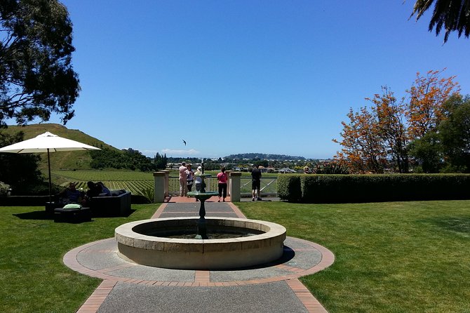 Deco City Black Cab Tours and Shuttles - Who should book this Napier tour?