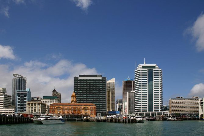 Departure Transfer: Auckland Central City Centre to Auckland Airport - The trip to Auckland’s international terminal