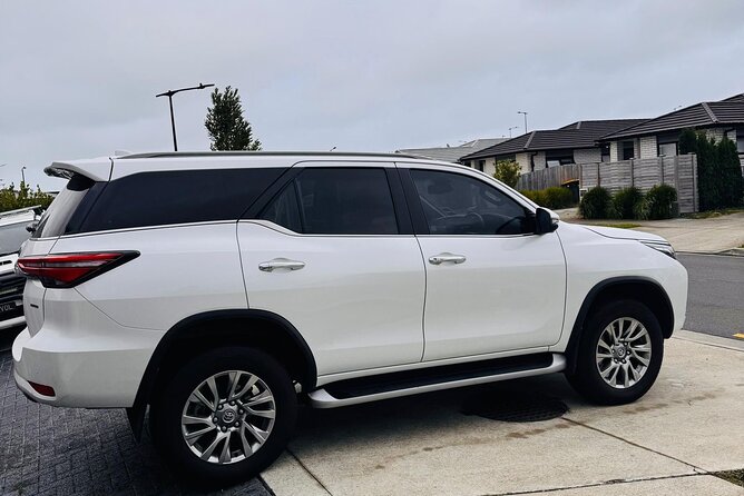 Direct & Quick Auckland Airport Transfer to/from Hotel in SUV - How the $64 price compares with the convenience