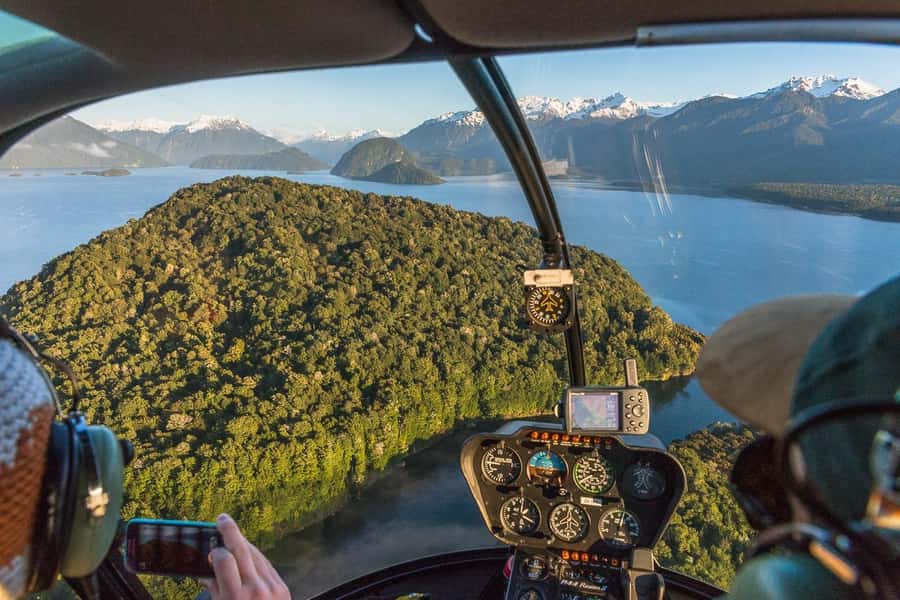 Doubtful Sound: Scenic Flight with 2 Landings - Seating, commentary, and the pilot
