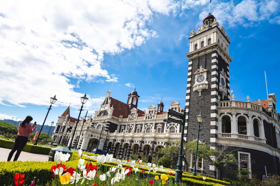 Dunedin: Scenic Railway Tour Through the Taieri Gorge - Food, drinks, and what to bring onboard