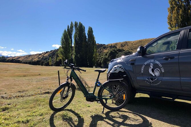 ebike tour lake Hawea river track to Wanaka - A guide who stays close to the action