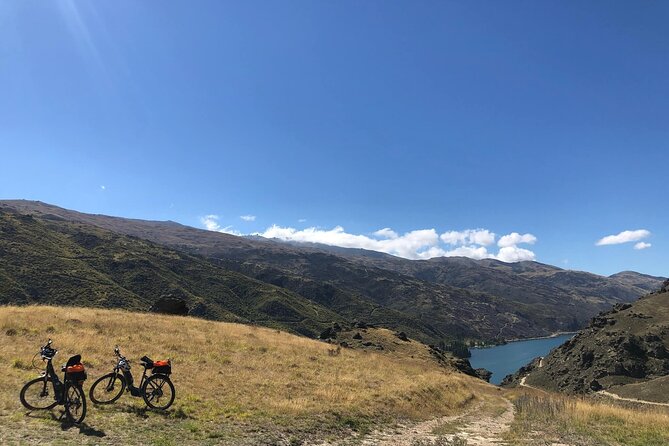 ebike tour lake Hawea river track to Wanaka - Setting off beside Lake Hawea