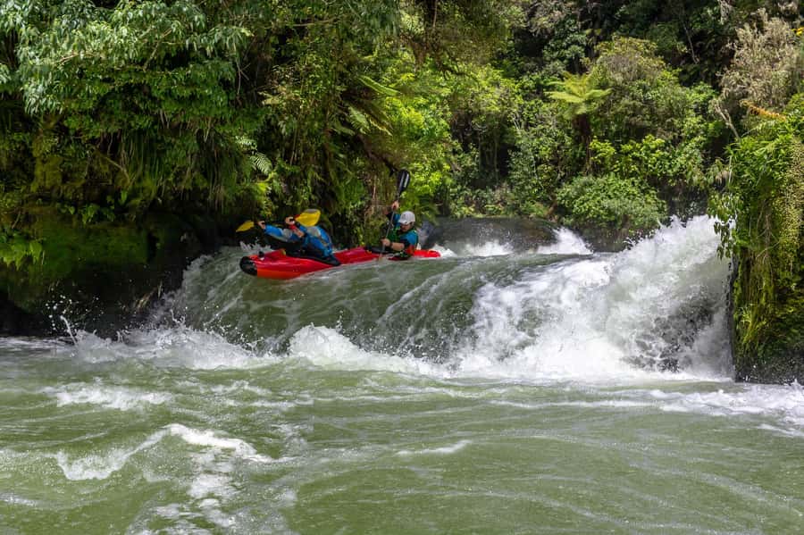 Epic Tandem Kayak Tour down the Kaituna River Waterfalls - Learning the tandem kayak before the rapids