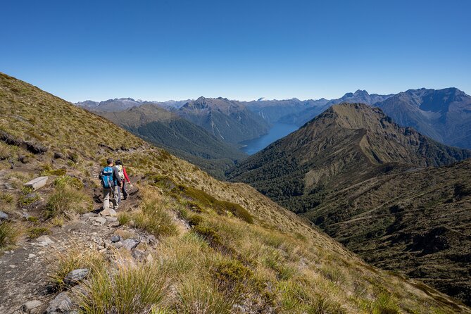 Fiordland Heli-hike from Te Anau - The 25 minute helicopter flight over Fiordland