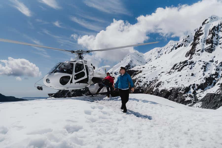 Franz Josef: 2.5 Hour Glacier Hike with Helicopter Transfer - Two and a half hours among crevasses and blue ice