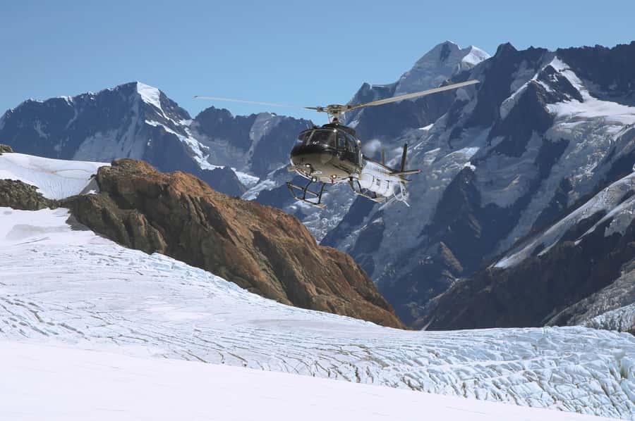 Franz Josef: 30-min Flight Franz Josef & Tasman Glaciers - From Franz Josef Heliport to the Main Divide