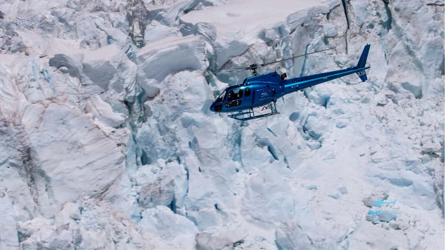 Franz Josef: 35min Helicopter Trip over Two Glaciers - Who will enjoy this most?