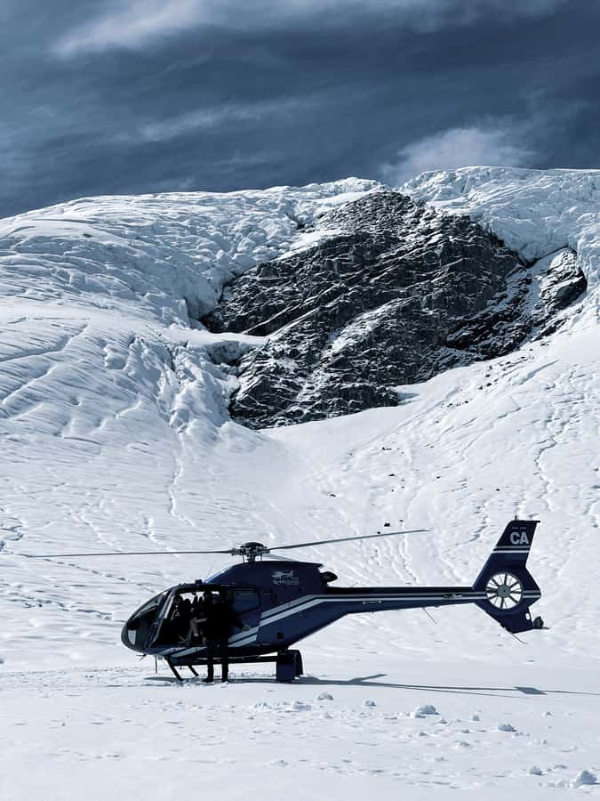 Franz Josef: 4-Glacier Helicopter Ride with 2 Landings - Who will enjoy this flight most?