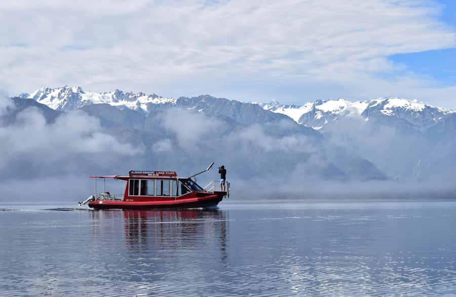 Franz Josef Glacier: 2-Hour Scenic Lake Mapourika Cruise - Boarding the Hanna-k