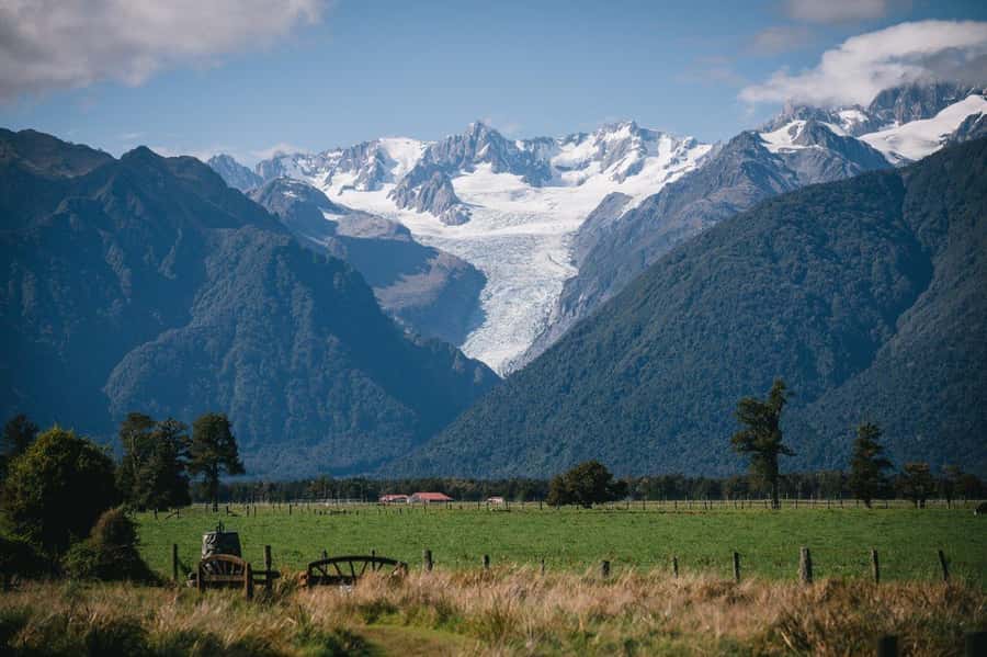 Franz Josef to Christchurch via Hokitika 1 Way Day Tour - Lake Ianthe: a quick opening photo stop