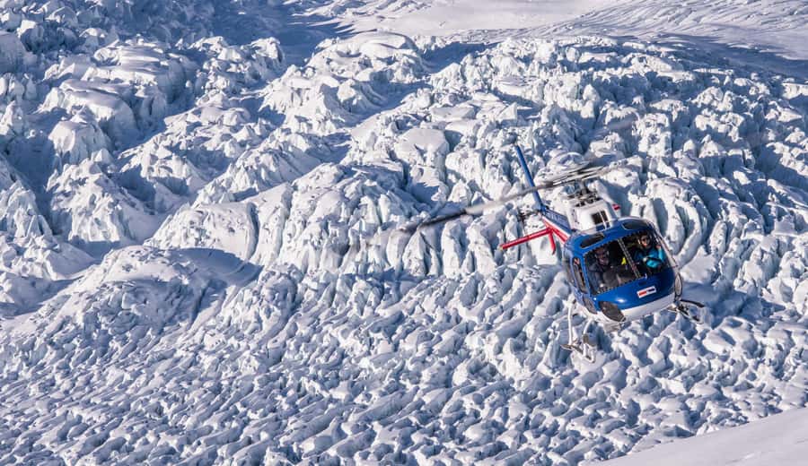 Franz Josef: Twin Glacier Helicopter Flight and Snow Landing - Key points at a glance