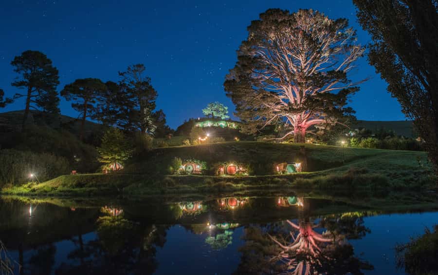 From Auckland: Hobbiton Movie Set Full-Day Small-Group Trip - Arriving at the Shire near Matamata