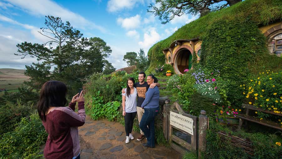 From Auckland: Hobbiton Movie Set Small Group Tour - Entering the Shire for two hours