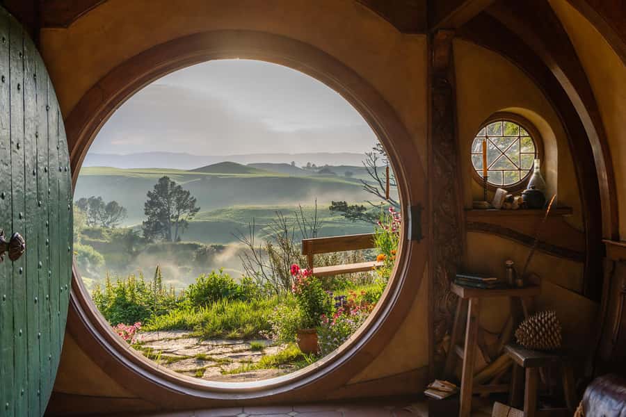 From Auckland: Hobbiton Movie Set Trip with Guided Tour - Why the Auckland departure works