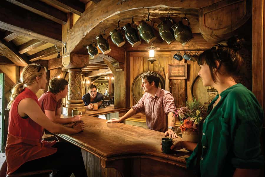 From Auckland: Hobbiton Movie Set Trip with Guided Tour - Getting your bearings at Shire’s Rest