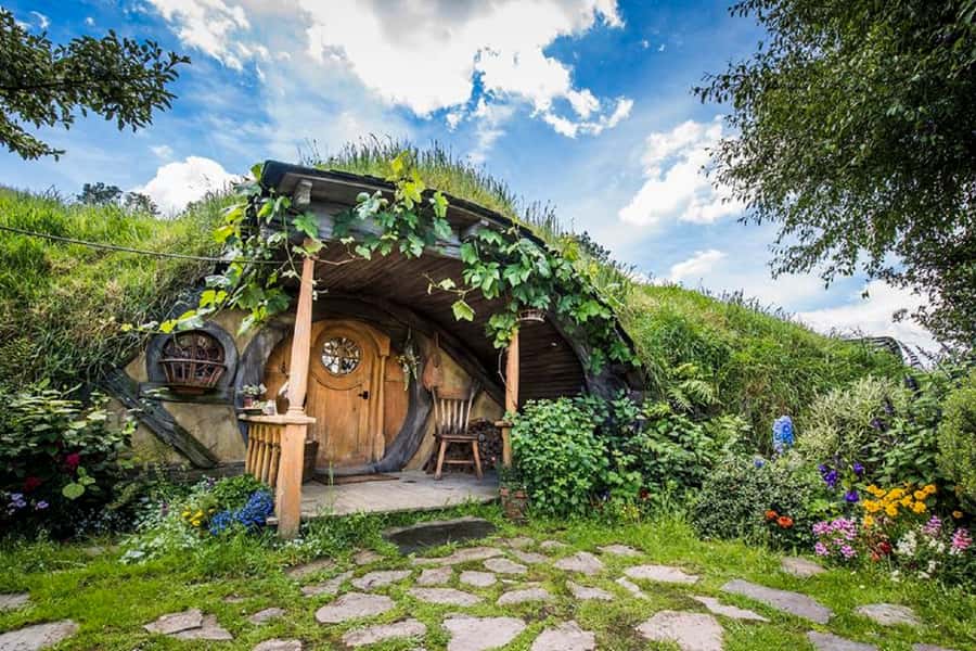 From Auckland: Hobbiton Movie Set Trip with Guided Tour - Booking flexibility and practical preparation