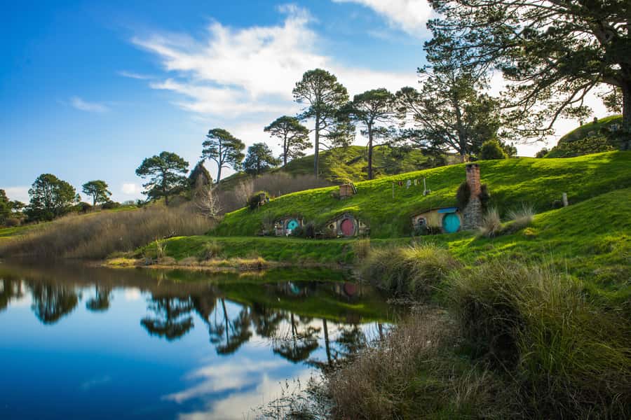 From Auckland: Hobbiton & Waitomo Caves Day Trip with Lunch - Why this Auckland day trip works