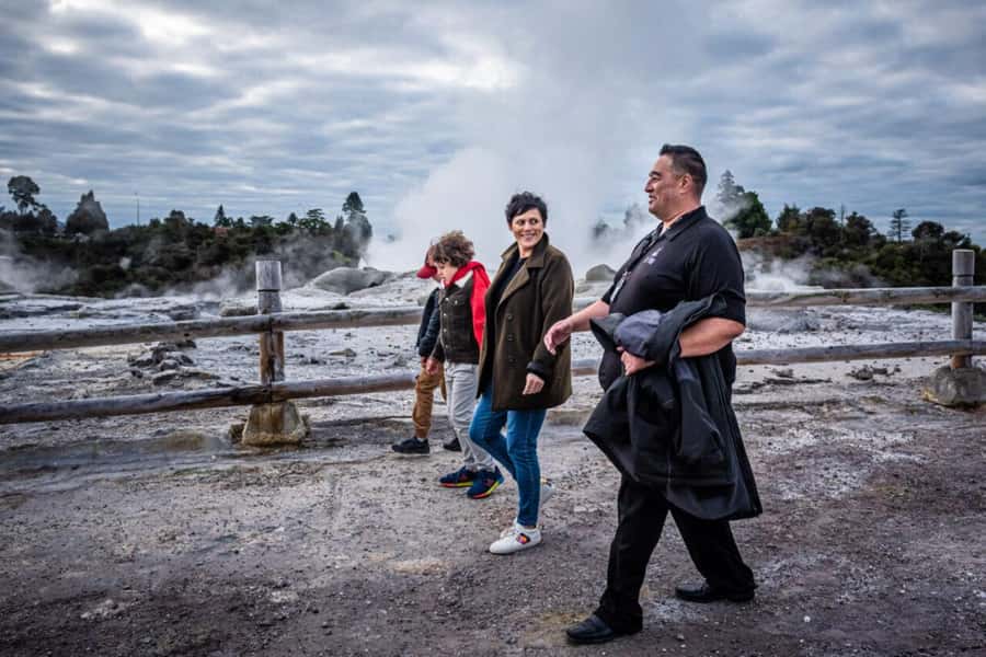 From Auckland: Rotorua Te Puia, Haka & Polynesian Spa Tour - Te Puia begins with steam, mud, and sulfur