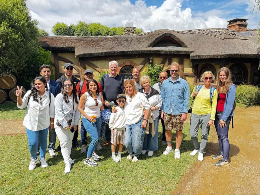 From: Auckland: Rotorua via Hobbiton Tour One Way Tour - Why this Auckland to Rotorua transfer is useful