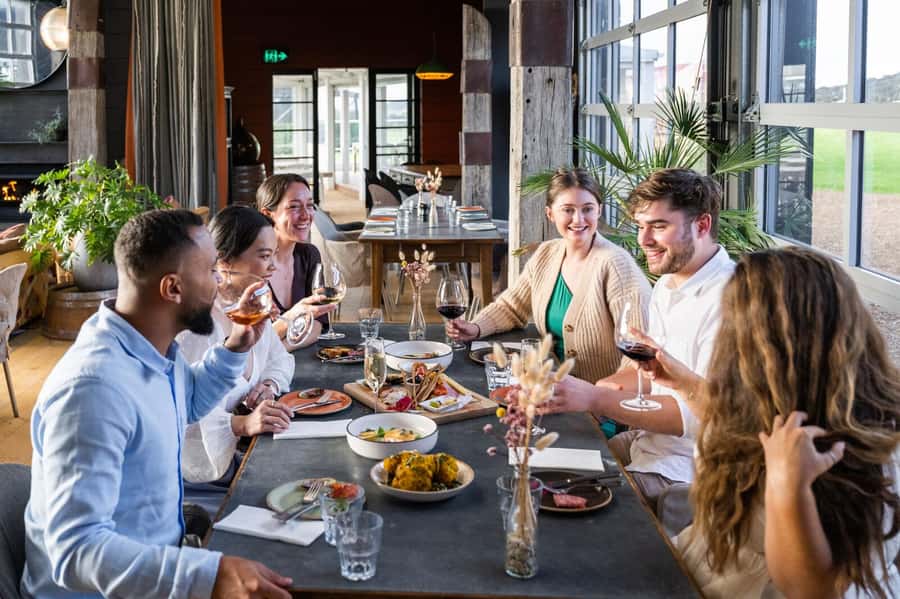 From Auckland: Taste Of Waiheke Island Day Tour - Key points at a glance