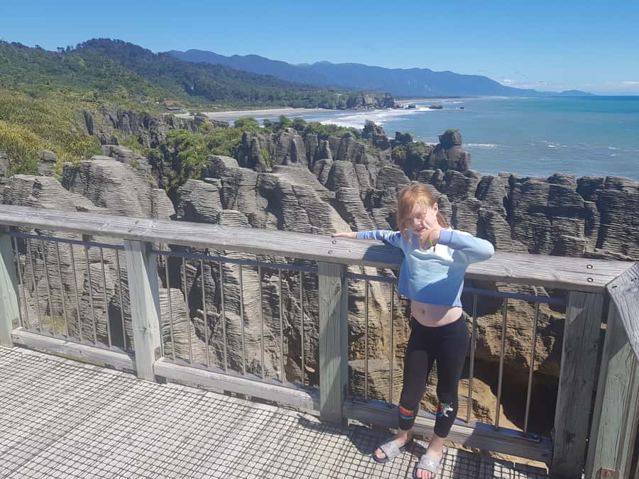 From Greymouth: Punakaiki Blowholes & Pancake Rocks Tour - A useful pause at the local cafe