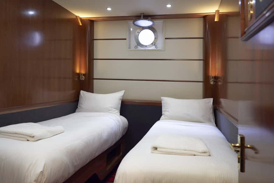 From Manapouri: Doubtful Sound Overnight Cruise - Dinner, breakfast, and life onboard