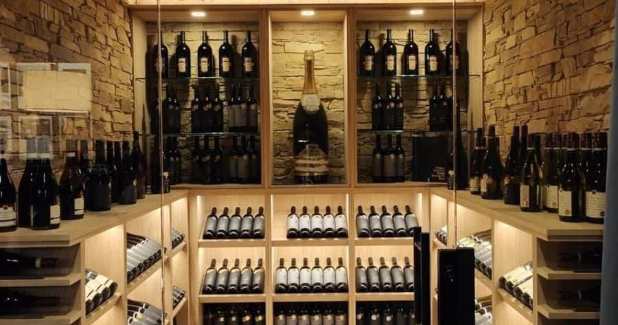 From Napier: Hawke's Bay Small Group Wine Capita Tour - The Gimblett Gravels stop and its powerful reds