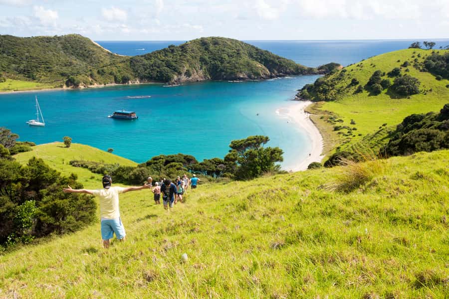 From Paihia: The Rock Adventure Overnight Cruise - Sunrise from your cabin and a traditional breakfast