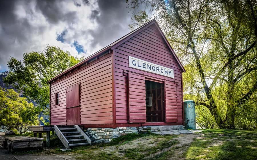 From Queenstown: Lord Of The Rings Tour to Glenorchy - Guides make or break a film-location tour