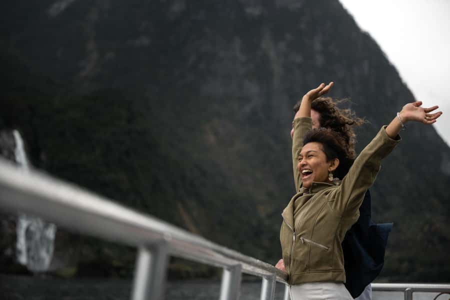 From Queenstown: Milford Sound Business Class with Cruise - Choosing your way back to Queenstown
