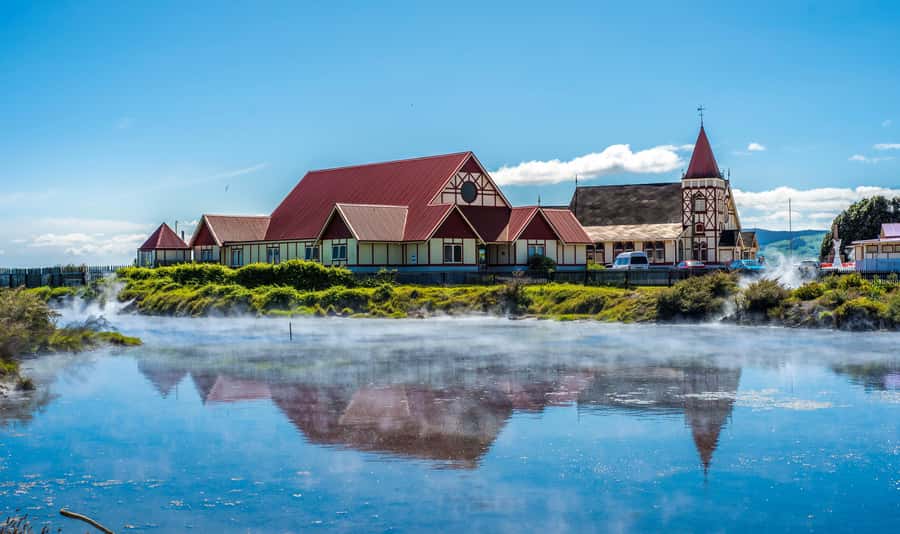 From Rotorua: Wai-O-Tapu, Waimangu and Te Puia Full-Day Tour - What the small group changes
