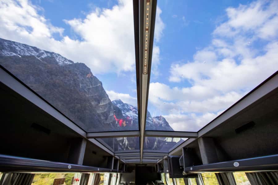 From Te Anau: Milford Sound Cruise & Glass-Roof Coach Tour - Lake Te Anau and the Eglinton Valley