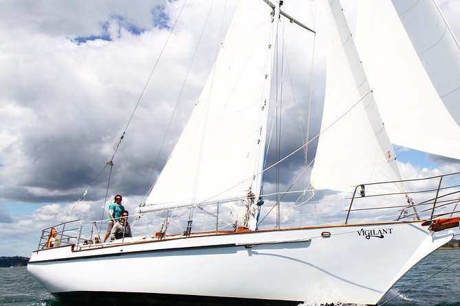 Full-Day Bay of Islands Tour by Vigilant Yacht Charters - Island time for walking, swimming, and kayaking