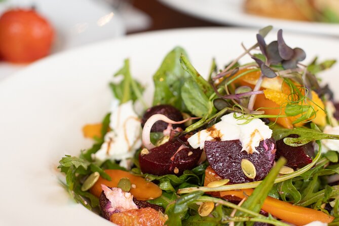 Full-Day Wine Tasting Tour in Auckland with 3-Course Vineyard Lunch - Should you book it?