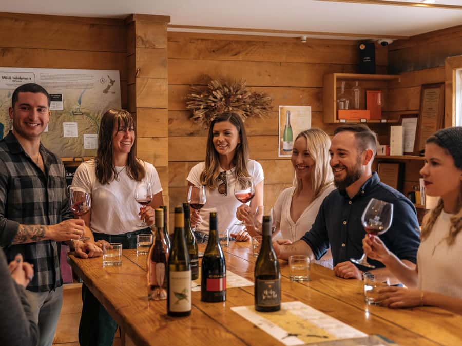 Gourmet Food and Wine Tour with Lunch and Wine Tastings - Why this wine tour works as a Queenstown day out