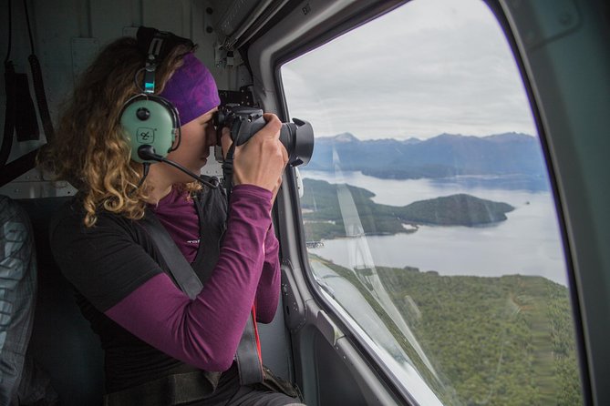 Guided Kepler Track Heli Hike - The helicopter flight over Lake Te Anau