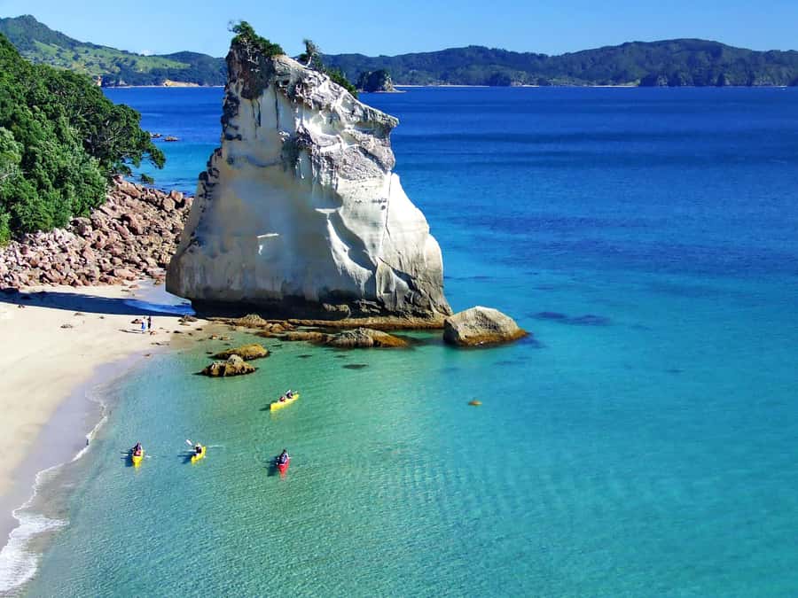 Hahei: Cathedral Cove Kayak Tour - Refreshments included - Sea caves, islands, and rock gardens